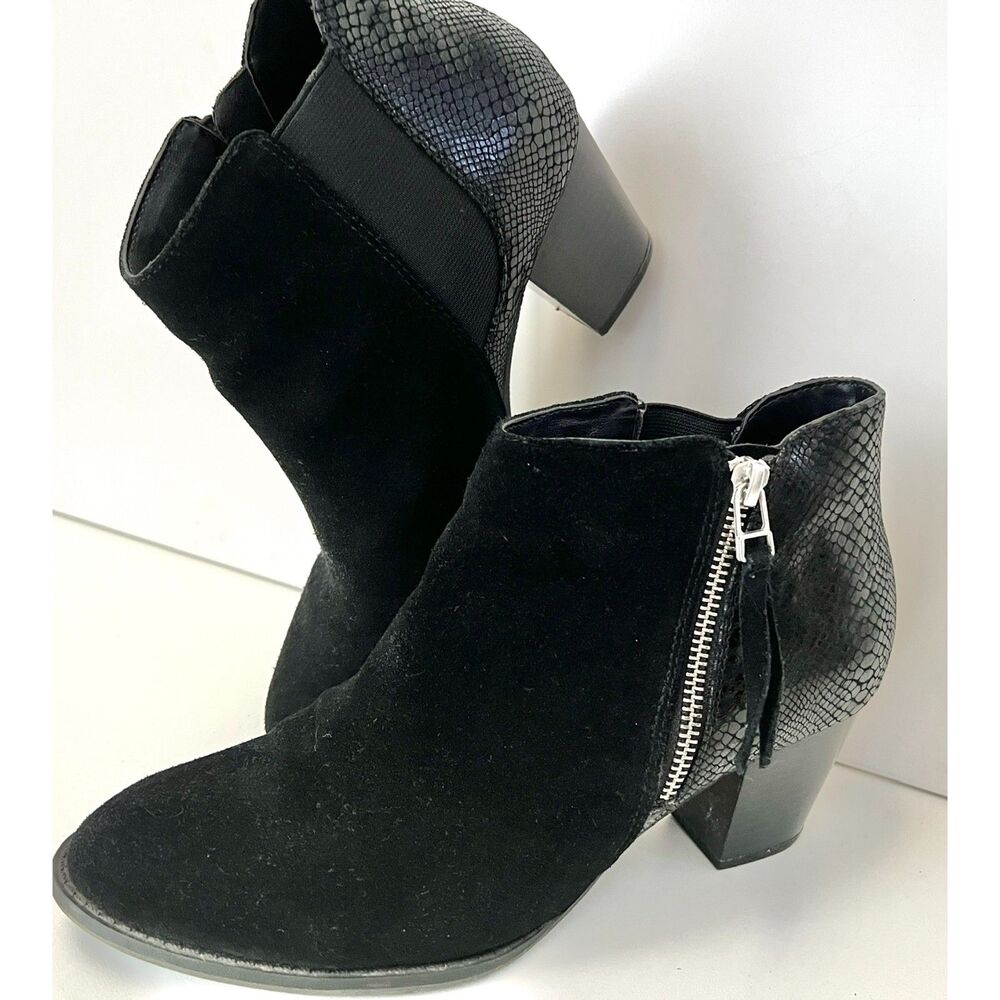 Vionic Anne Black Suede Ankle Boots. Size 9.